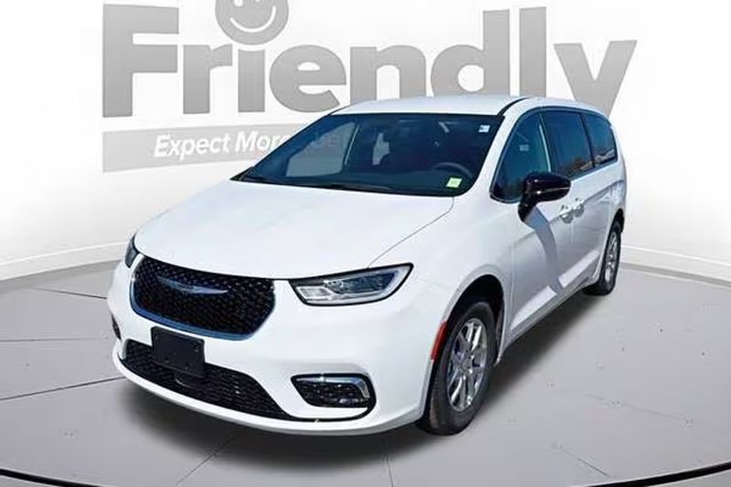 2026 Chrysler Pacifica — a typically priced live listing