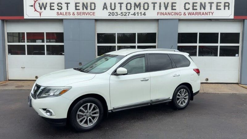 2016 Nissan Pathfinder — a typically priced live listing