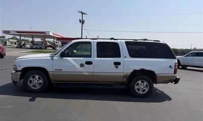 2000 Chevrolet Suburban 1500 LS