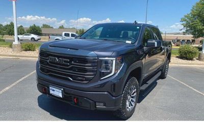 2023 GMC Sierra AT4