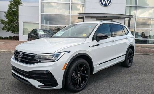 2023 Volkswagen Tiguan SE Black