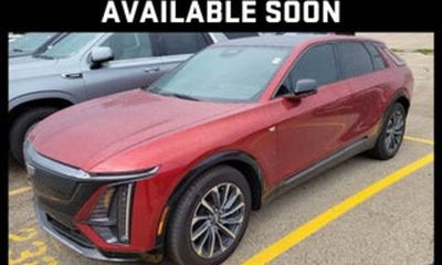 2024 Cadillac Lyriq Sport 1