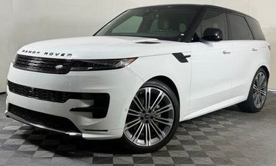 2025 Land Rover Range Sport P460E Dynamic SE