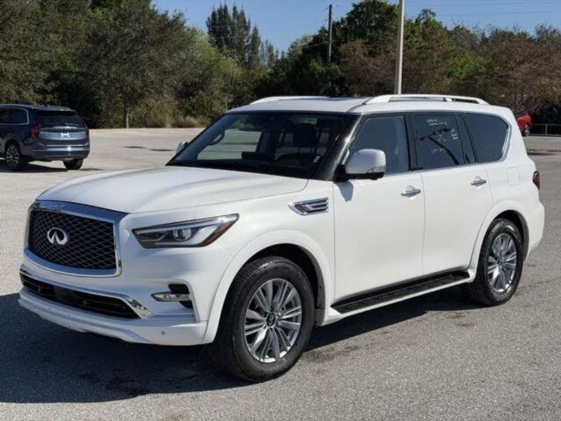 2024 Infiniti QX80 — a typically priced live listing