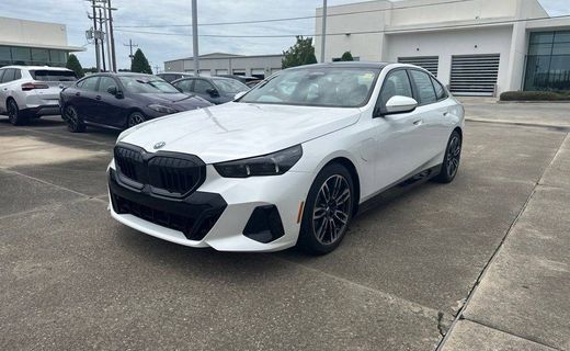 2027 BMW 550E xDrive