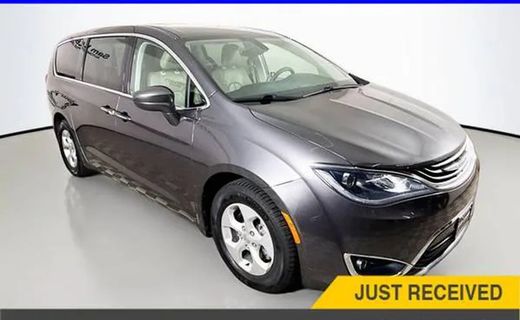 2018 Chrysler Pacifica Touring Plus