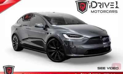 2022 Tesla Model X Plaid
