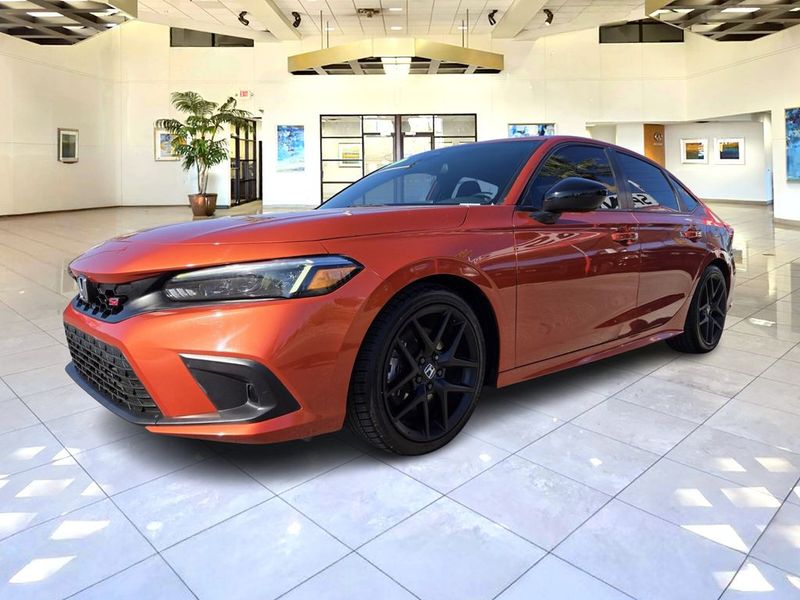 2022 Honda Civic Si — a typically priced live listing