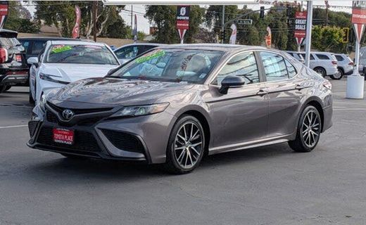 2024 Toyota Camry SE