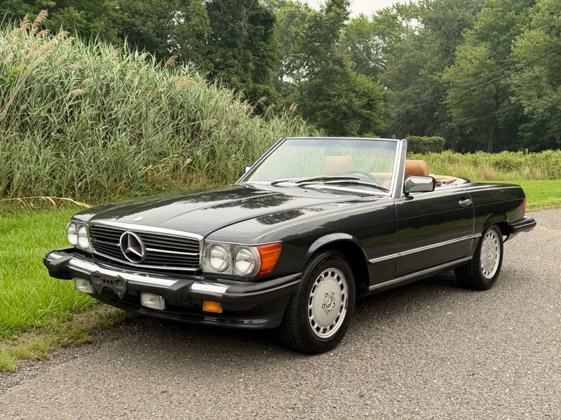 1986 Mercedes-Benz 560 — a typically priced live listing