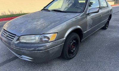 1999 Toyota Camry LE