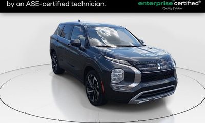 2024 Mitsubishi Outlander SE
