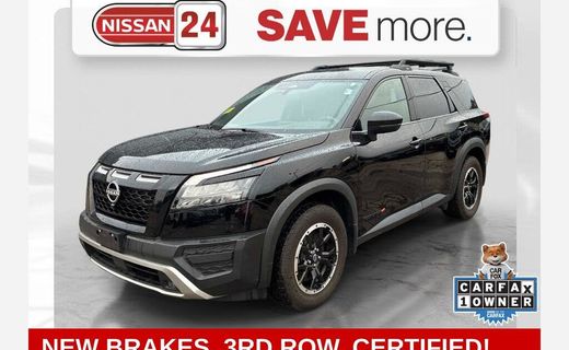2024 Nissan Pathfinder SV