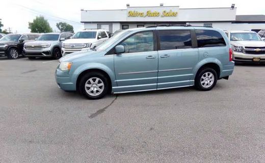 2010 Chrysler Town AND Country RT