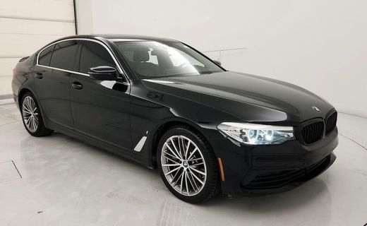2019 BMW 530E