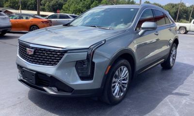 2024 Cadillac XT4 Premium Luxury