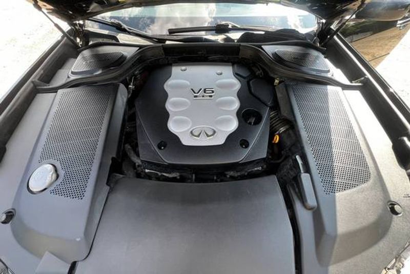 2007 Infiniti M35 — a typically priced live listing