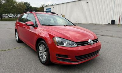 2017 Volkswagen Golf Sportwagen S SE SEL