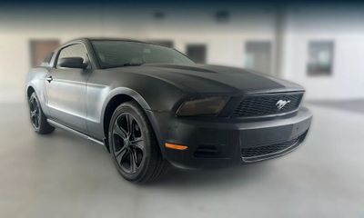 2010 Ford Mustang Base