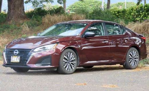 2024 Nissan Altima SV