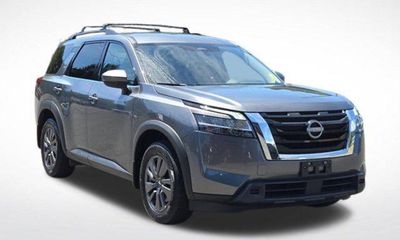 2022 Nissan Pathfinder SV