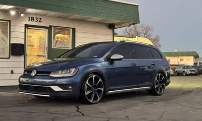 2017 Volkswagen Golf Alltrack S SE