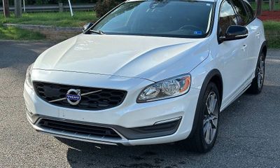 2016 Volvo V60CC SV33 Premier