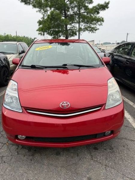 2006 Toyota Prius — a typically priced live listing