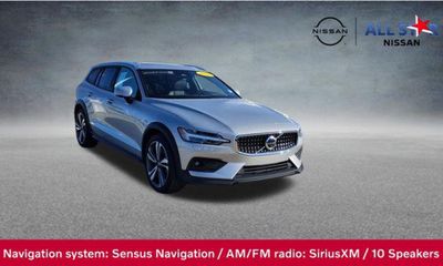 2025 Volvo V60CC Plus
