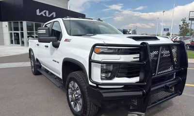 2024 Chevrolet Silverado HD Custom