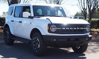 2026 Ford Bronco Outer Banks