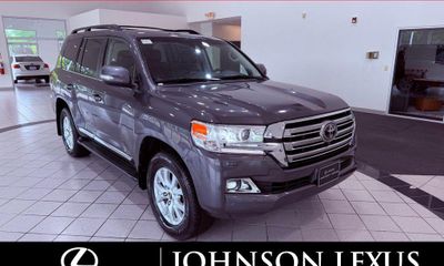 2019 Toyota Land Cruiser VX R