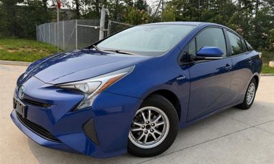 2017 Toyota Prius ONE TWO