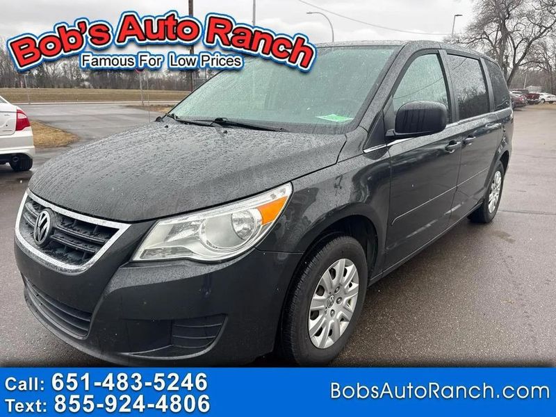 2012 Volkswagen Routan — a typically priced live listing