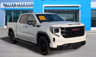 2025 GMC Sierra Elevation