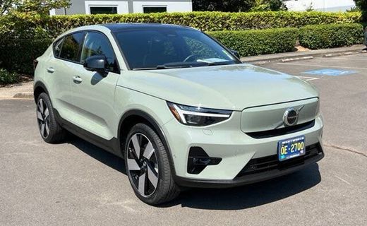 2023 Volvo C40 Ultimate Dark