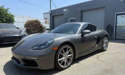 2024 Porsche 718 Cayman Style Edition