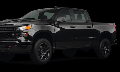 2026 Chevrolet Silverado Trail Boss Custom