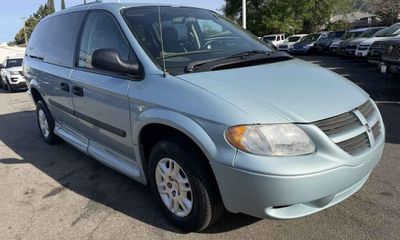 2005 Dodge Caravan grand Base C V