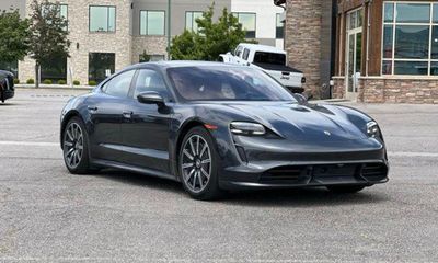 2020 Porsche Taycan Turbo S