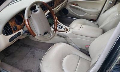 2003 Jaguar XJ8