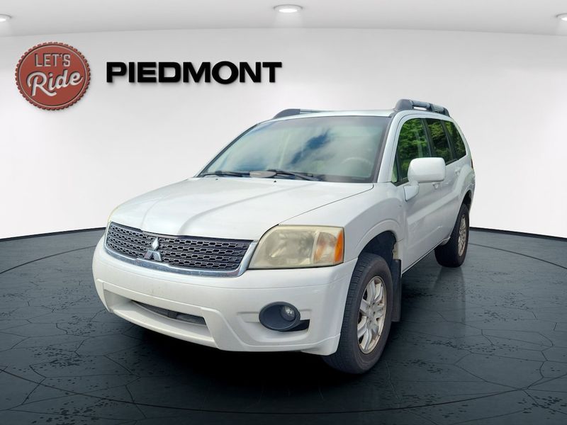 2011 Mitsubishi Endeavor — a typically priced live listing