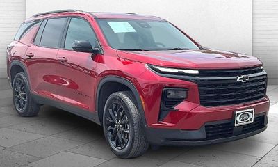 2024 Chevrolet Traverse LT