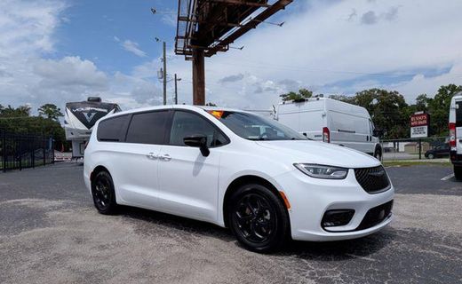 2024 Chrysler Pacifica Select