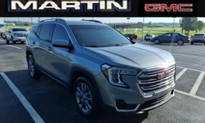 2023 GMC Terrain SLT