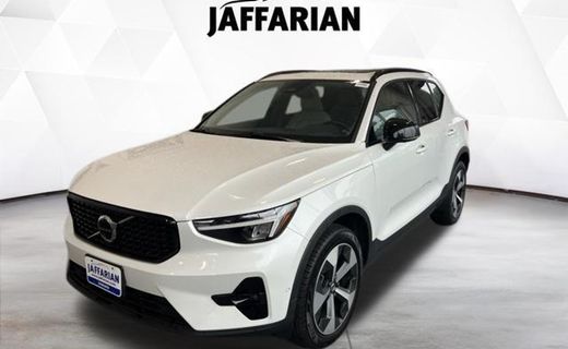 2024 Volvo XC40 Plus Dark