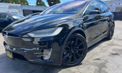 2017 Tesla Model X 75D