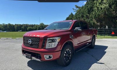 2017 Nissan Titan SV