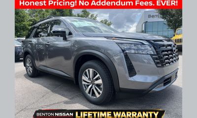 2026 Nissan Pathfinder SL