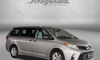 2022 Toyota Sienna LE